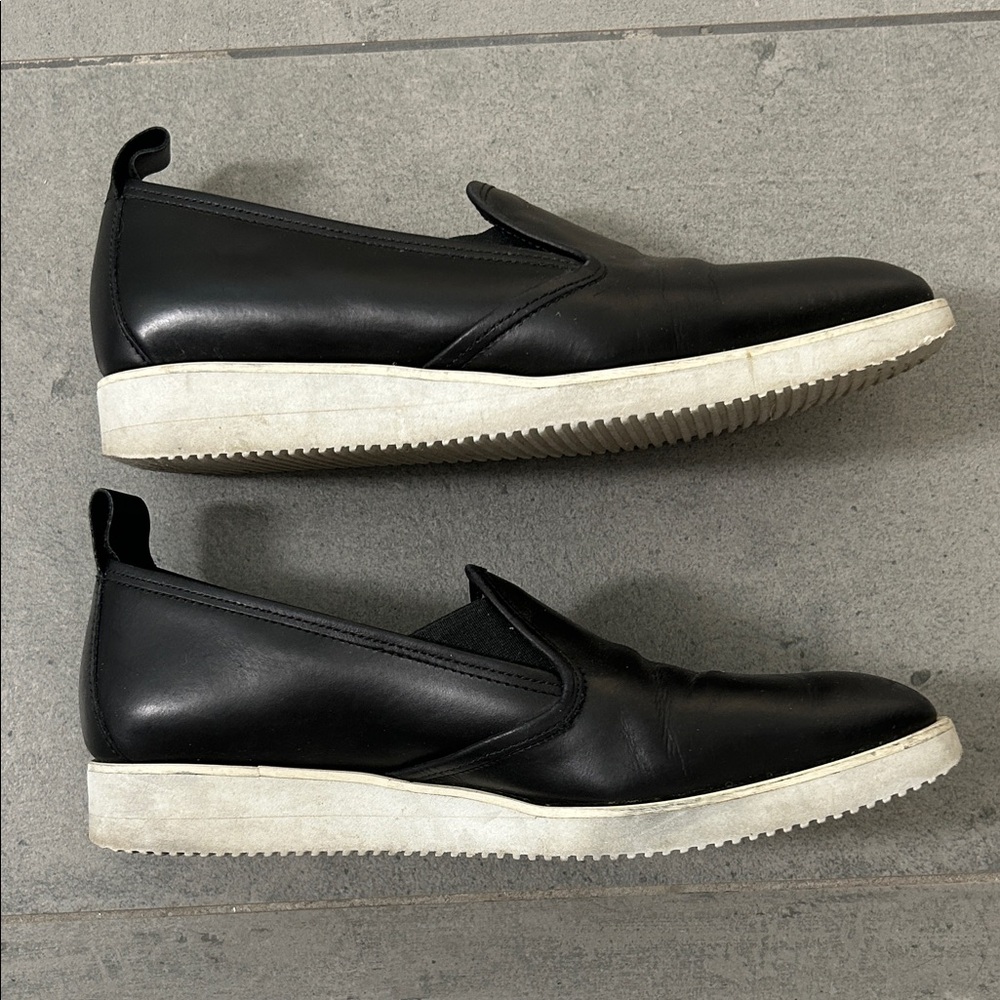 Everlane Black Leather Slip-On Flats